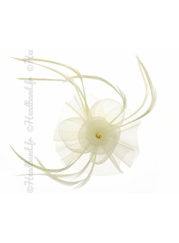Mini chapeau tulle ivoire porté